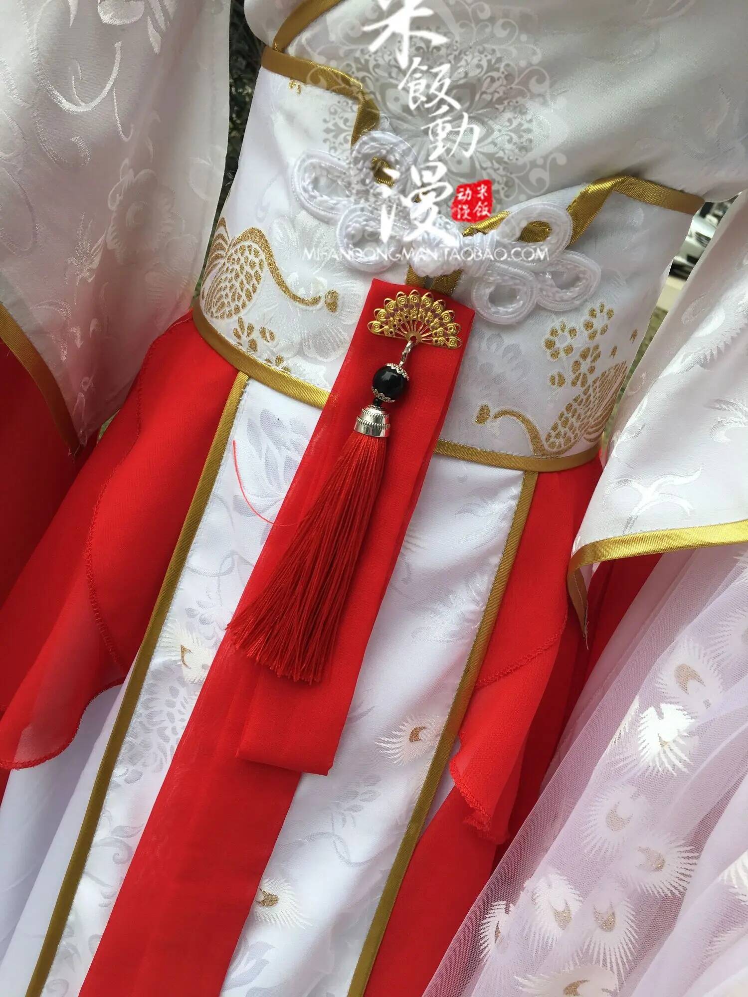 공식적인 축하 의식을 거행한 왕자 유에 천상의 신 코스 - Queen Anime Cosplay 리뷰 및 가격